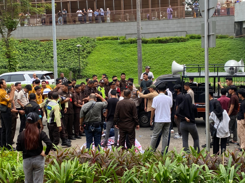 AKSI GOYANG